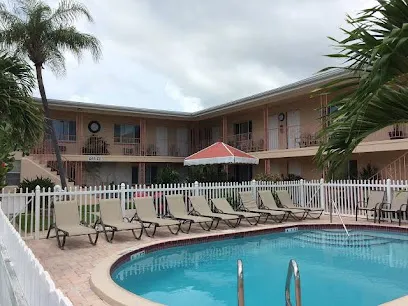 Logo of Carlton House Apartment Motel